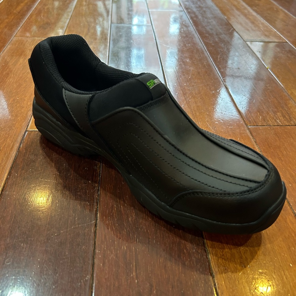 SRMAX WORK SHOES (MENS) SIZE 10.5 MAX TRACK WORN ONCE